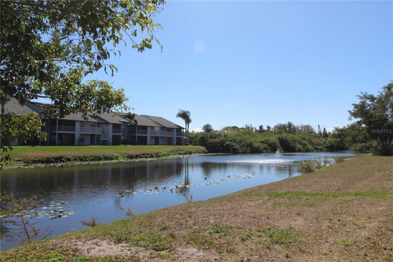 2628 Hidden Lake Drive N, Unit B, Sarasota, FL 34237 Photo