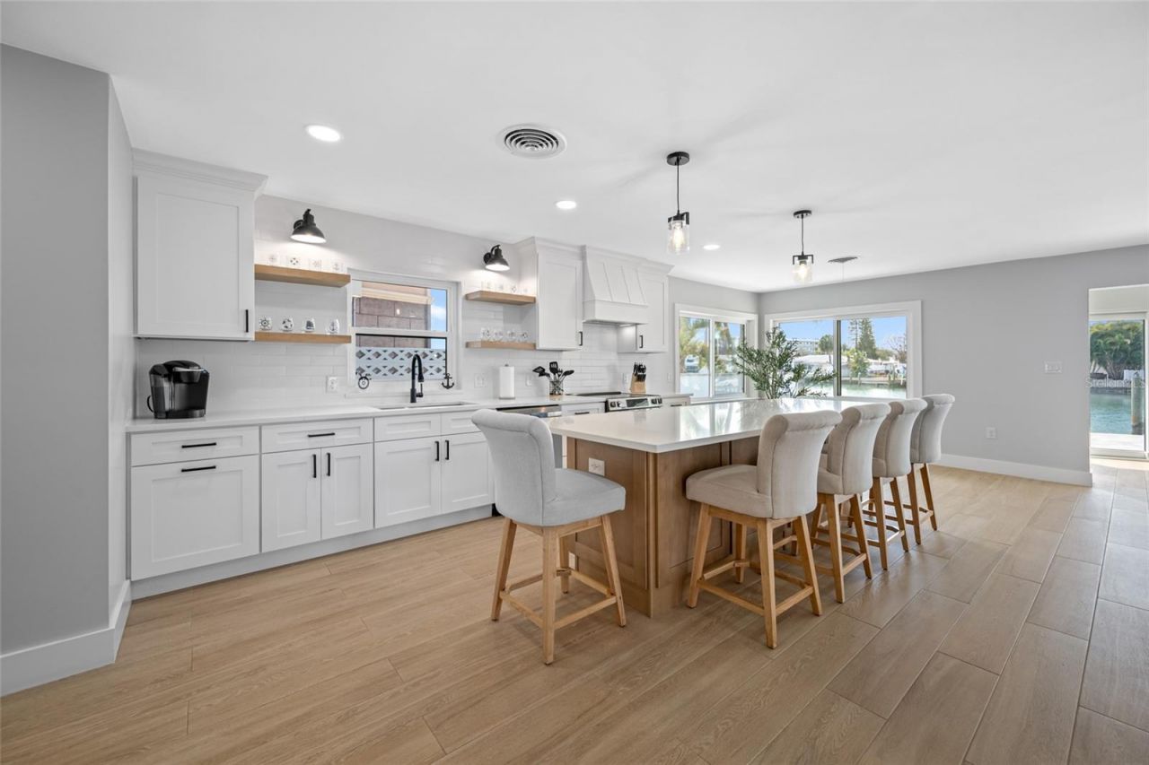 370 59th Avenue, Saint Pete Beach, FL 33706 Photo