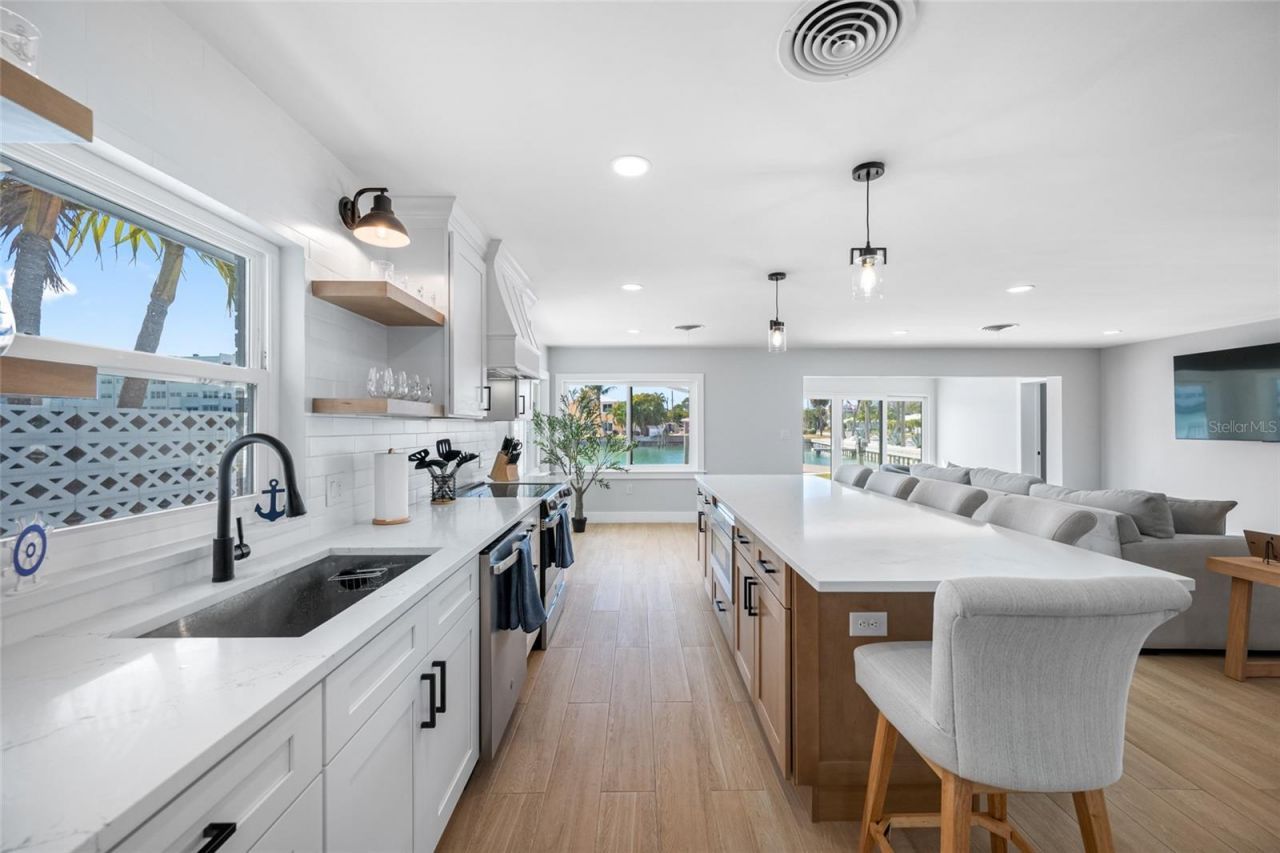 370 59th Avenue, Saint Pete Beach, FL 33706 Photo