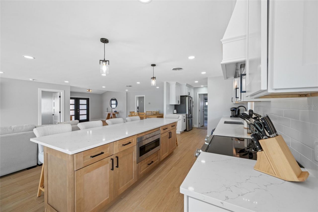 370 59th Avenue, Saint Pete Beach, FL 33706 Photo