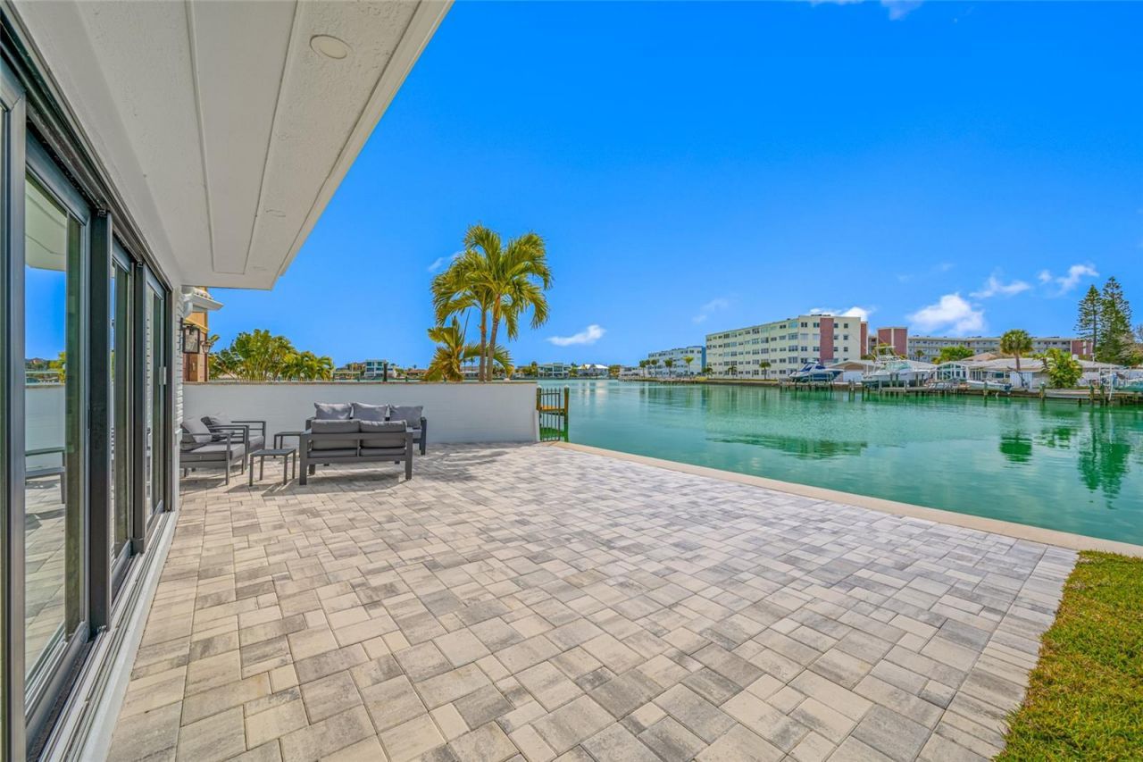 370 59th Avenue, Saint Pete Beach, FL 33706 Photo