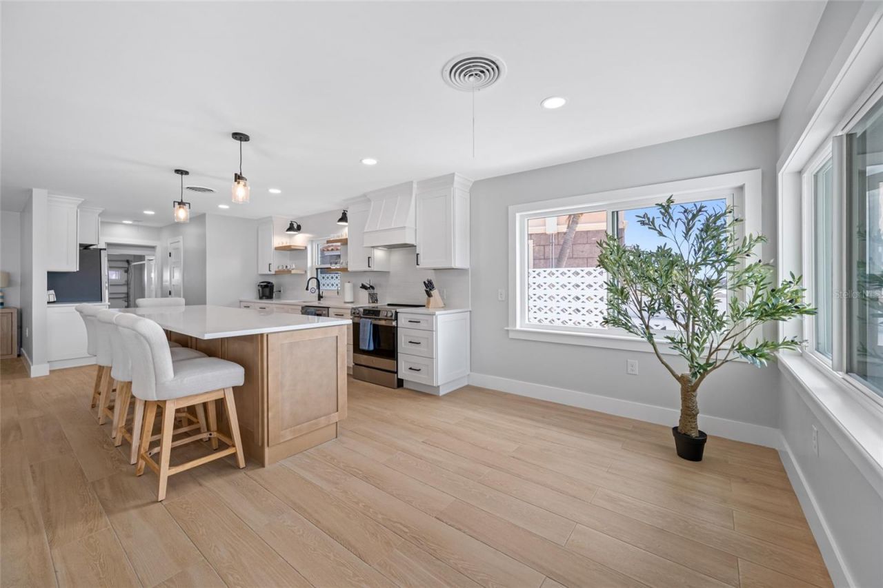 370 59th Avenue, Saint Pete Beach, FL 33706 Photo