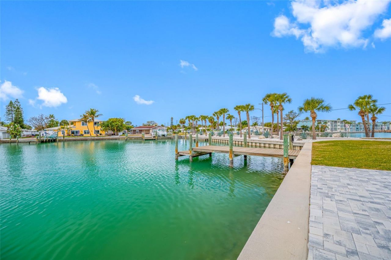 370 59th Avenue, Saint Pete Beach, FL 33706 Photo