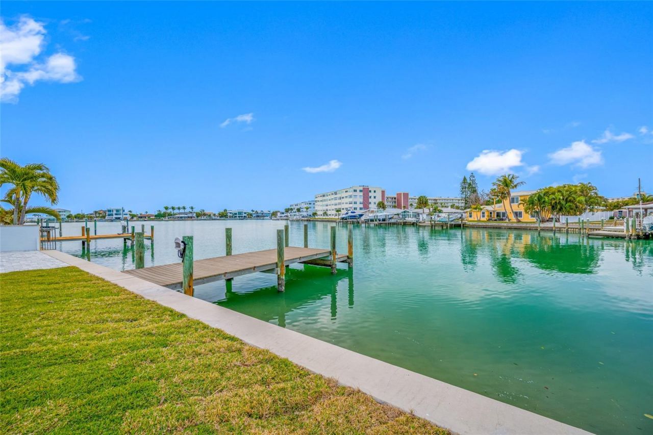 370 59th Avenue, Saint Pete Beach, FL 33706 Photo