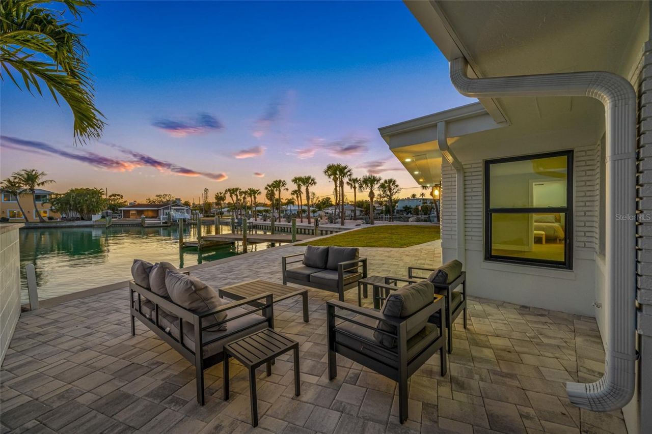 370 59th Avenue, Saint Pete Beach, FL 33706 Photo