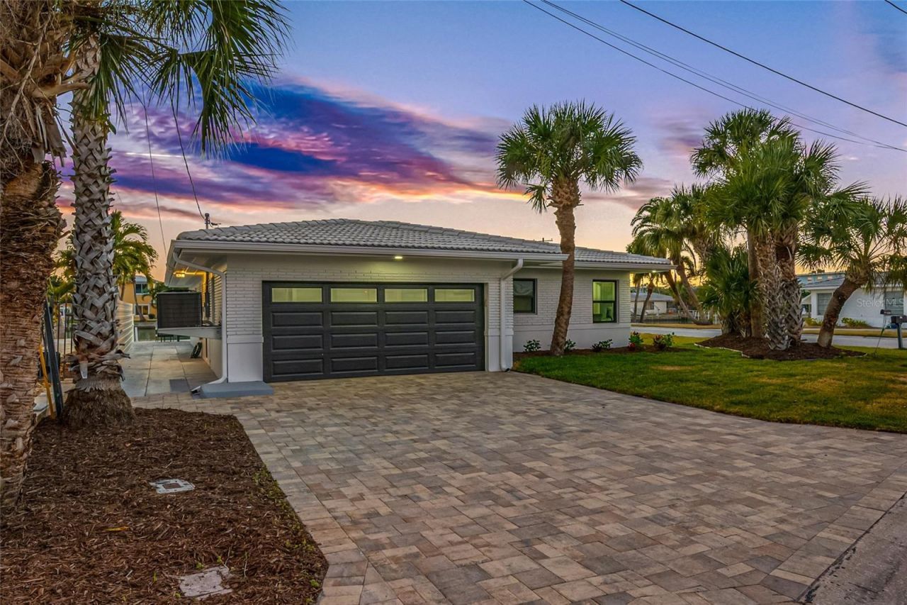 370 59th Avenue, Saint Pete Beach, FL 33706 Photo