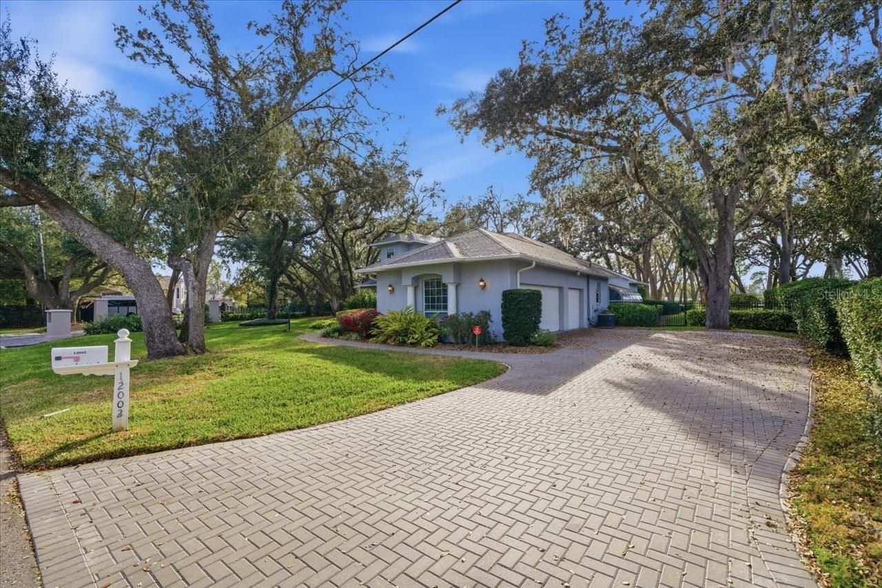 12002 Hope Lane, Tampa, FL 33618 Photo