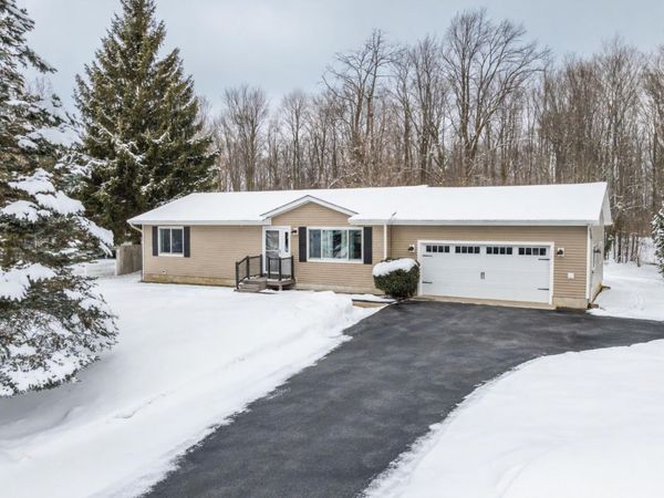 1236 Valley Drive, Traverse City, MI 49685