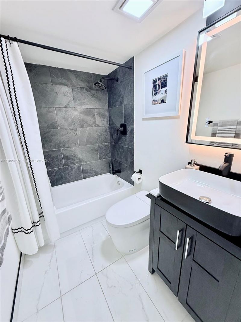 6000 NE 22nd Way , Unit 5C, Fort Lauderdale, FL 33308 Photo