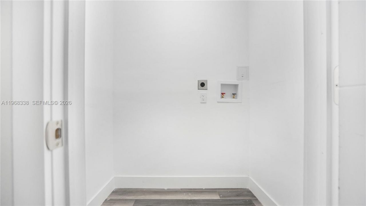 1235 Mariposa Ave, Unit 1, Coral Gables, FL 33146 Photo