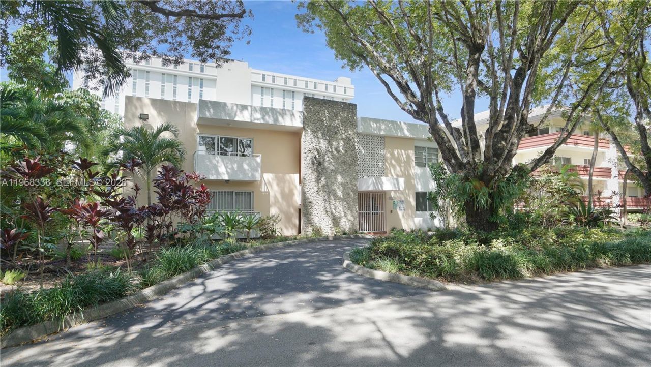 1235 Mariposa Ave, Unit 1, Coral Gables, FL 33146 Photo