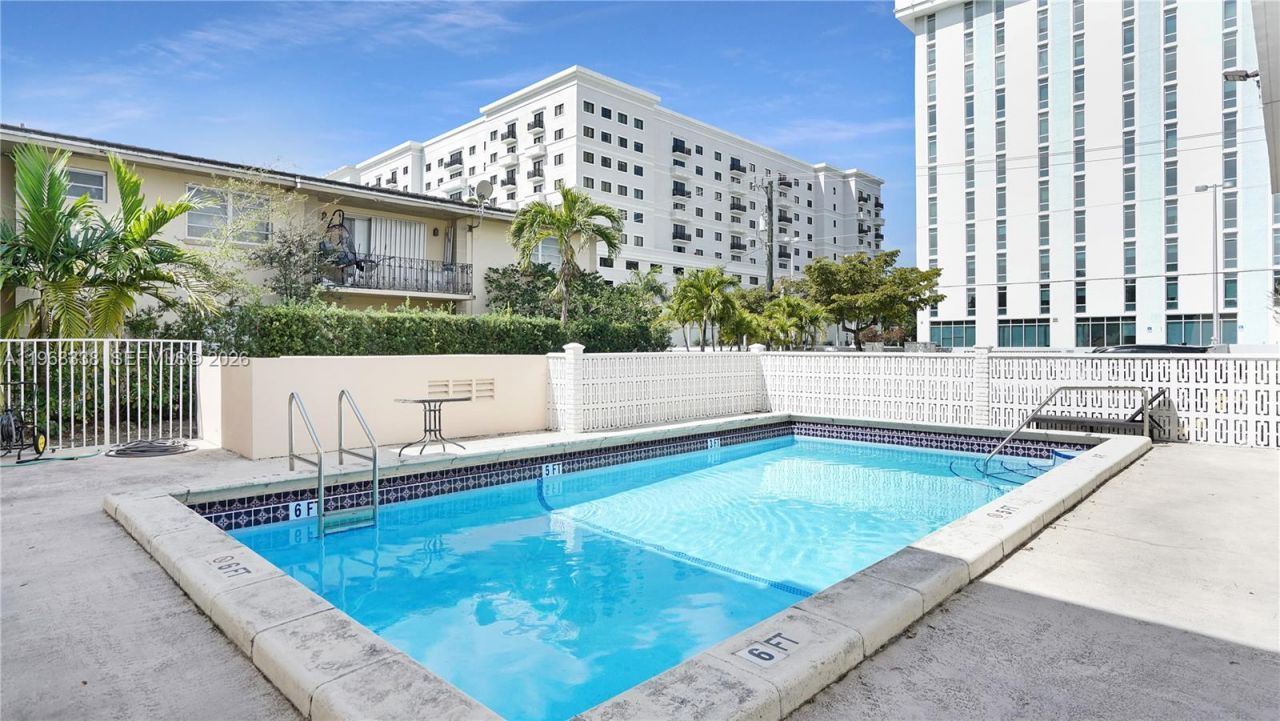 1235 Mariposa Ave, Unit 1, Coral Gables, FL 33146 Photo