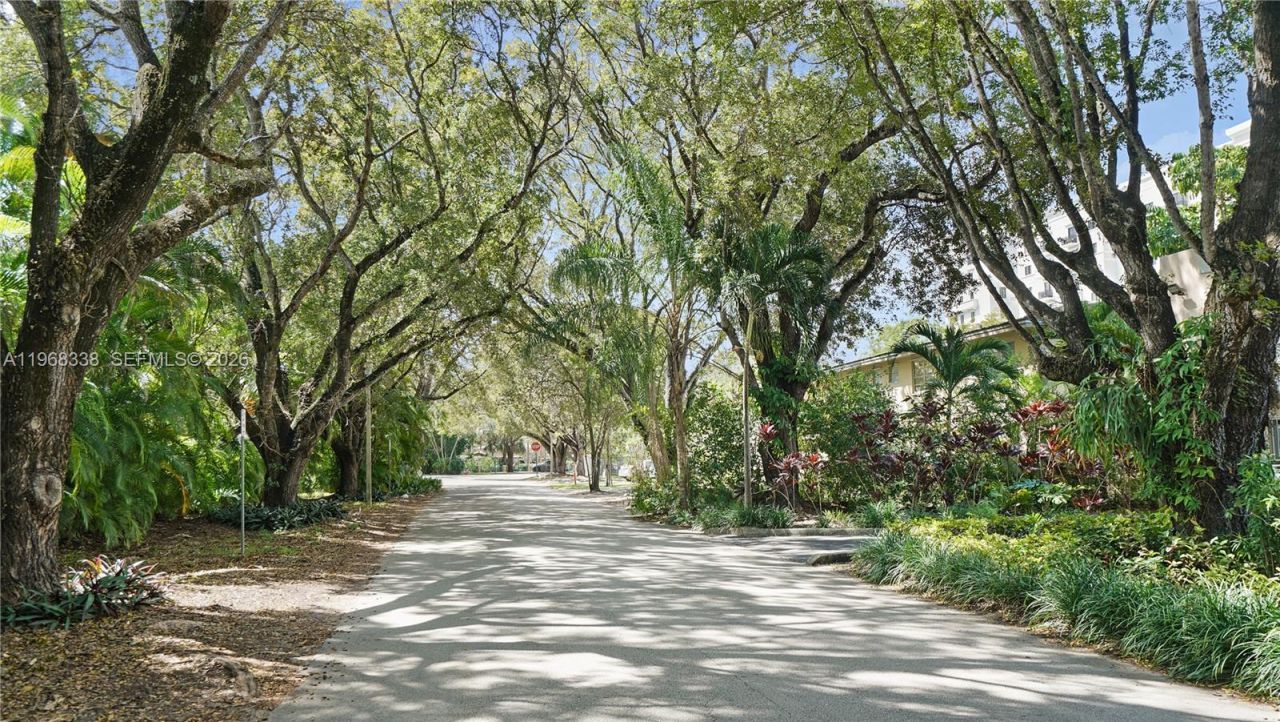 1235 Mariposa Ave, Unit 1, Coral Gables, FL 33146 Photo