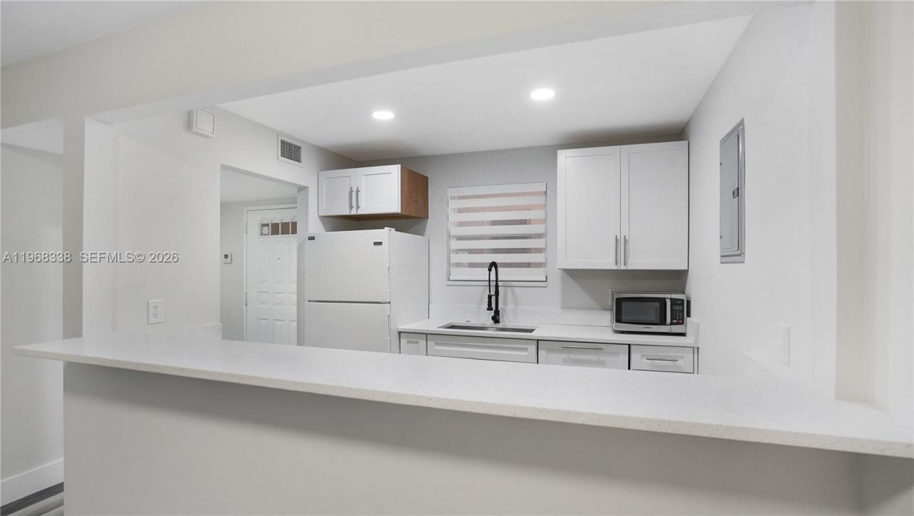 1235 Mariposa Ave, Unit 1, Coral Gables, FL 33146 Photo