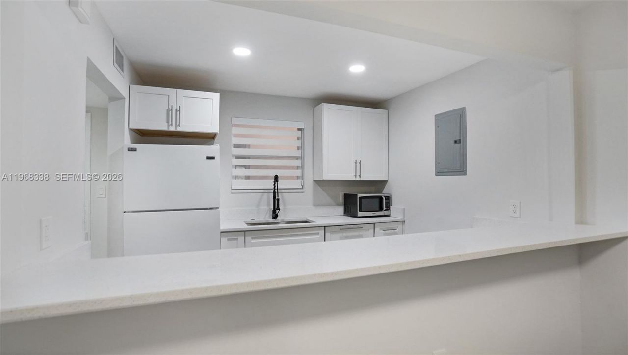 1235 Mariposa Ave, Unit 1, Coral Gables, FL 33146 Photo