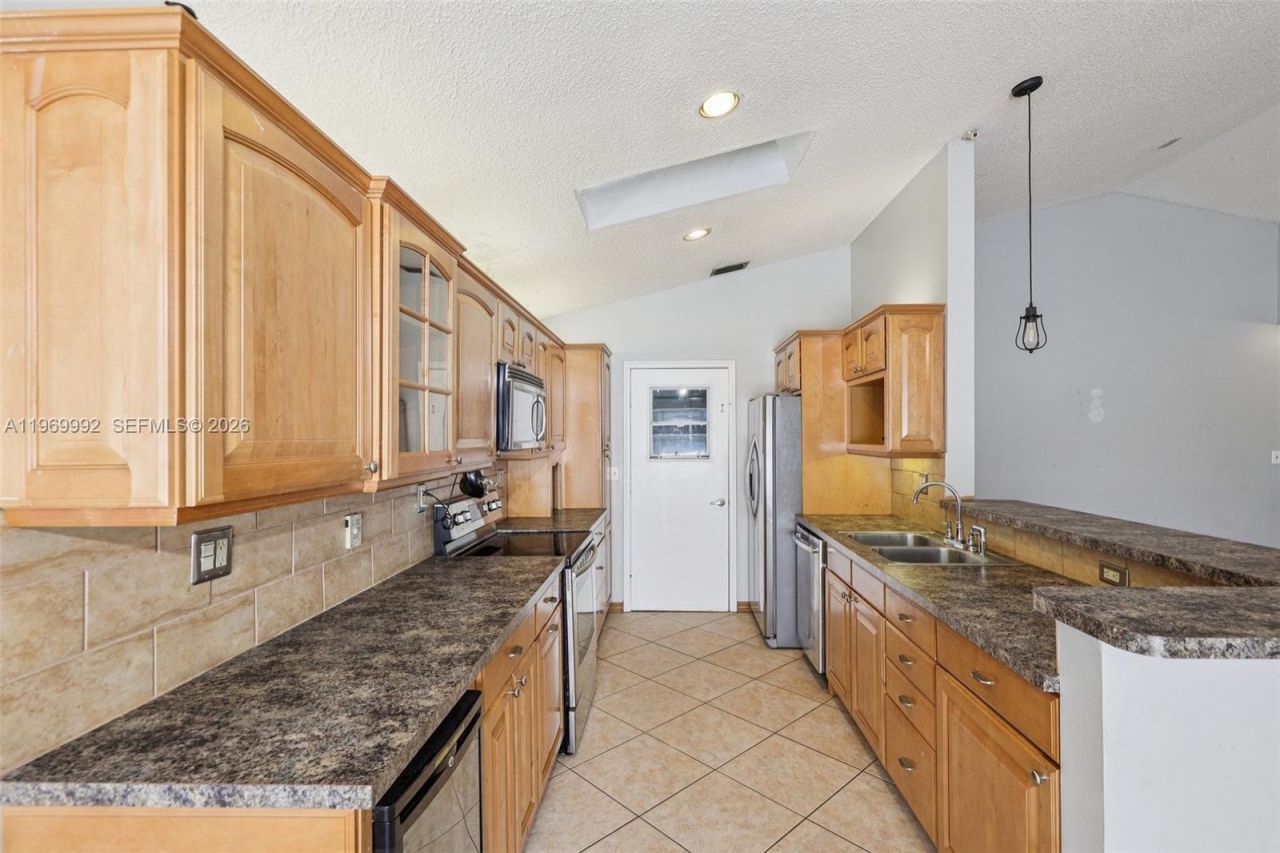 9700 SW 59th St, Cooper City, FL 33328 Photo