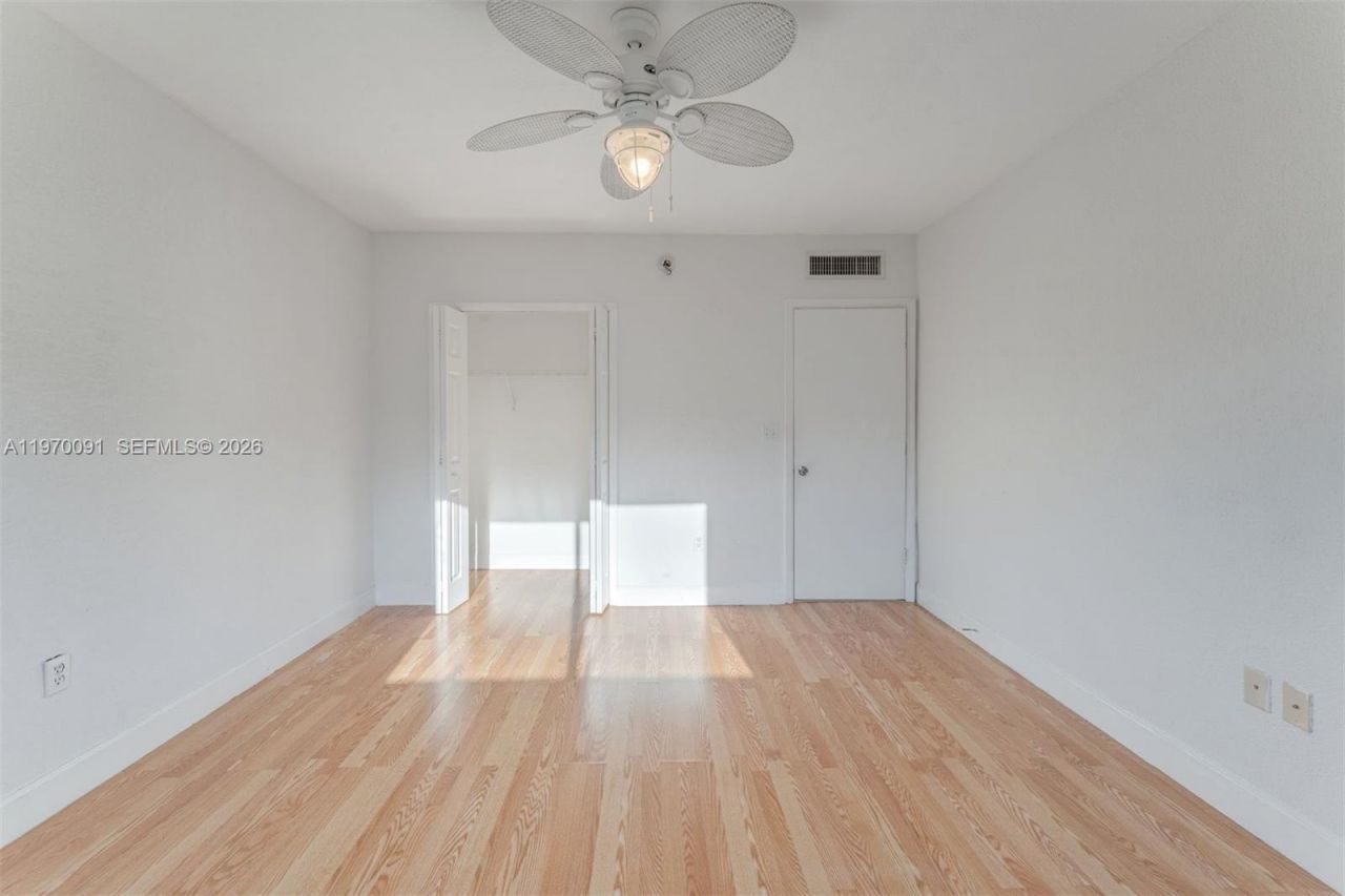 1142 99th St, Unit 23, Bay Harbor Islands, FL 33154 Photo