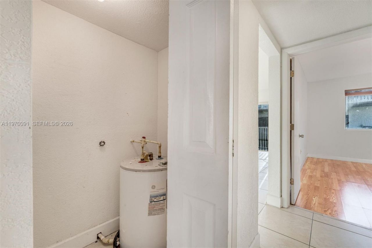 1142 99th St, Unit 23, Bay Harbor Islands, FL 33154 Photo