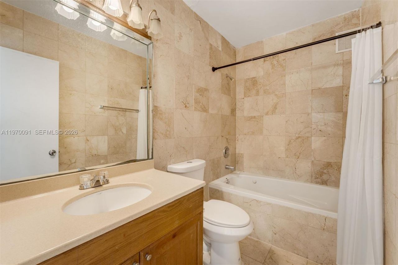 1142 99th St, Unit 23, Bay Harbor Islands, FL 33154 Photo