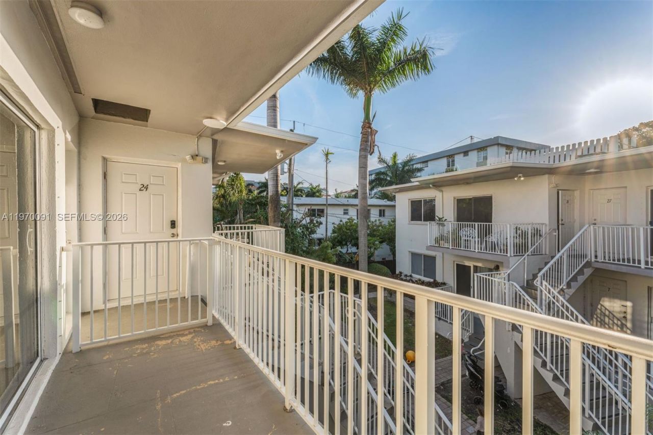 1142 99th St, Unit 23, Bay Harbor Islands, FL 33154 Photo