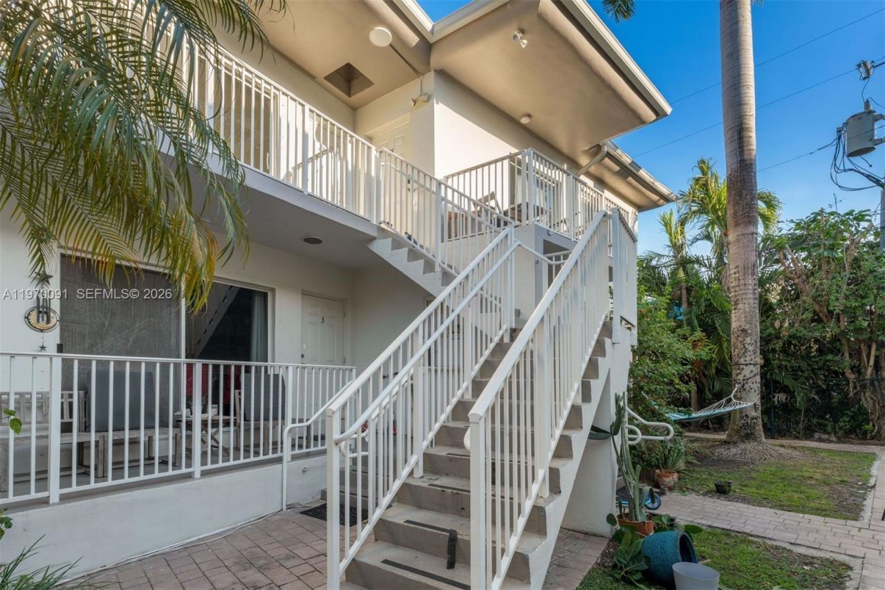 1142 99th St, Unit 23, Bay Harbor Islands, FL 33154 Photo