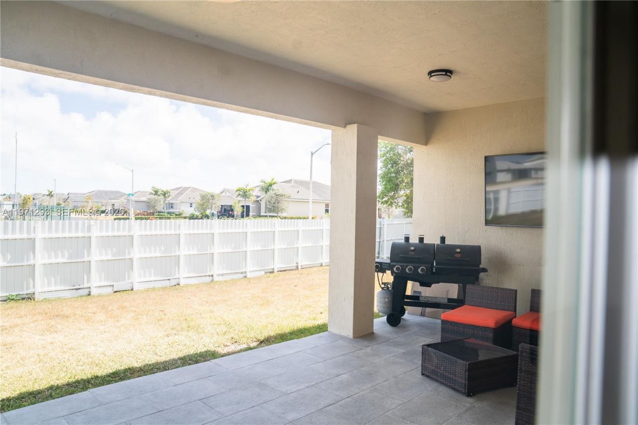 27561 SW 162nd Ct, Homestead, FL 33031 Photo