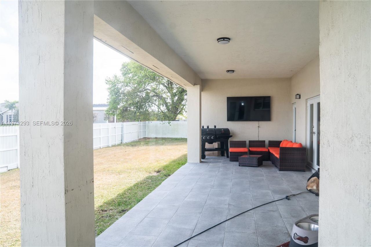 27561 SW 162nd Ct, Homestead, FL 33031 Photo