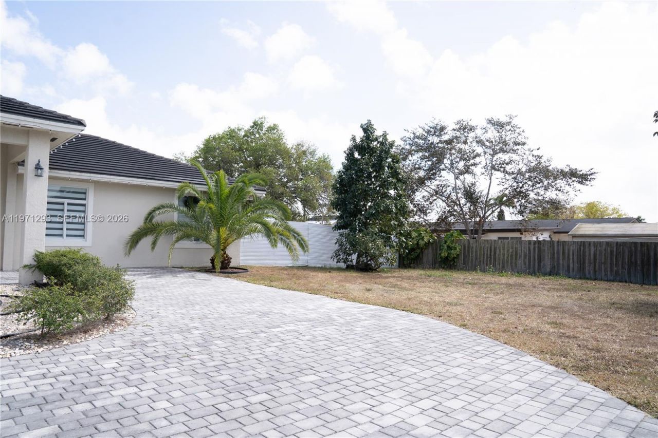 27561 SW 162nd Ct, Homestead, FL 33031 Photo
