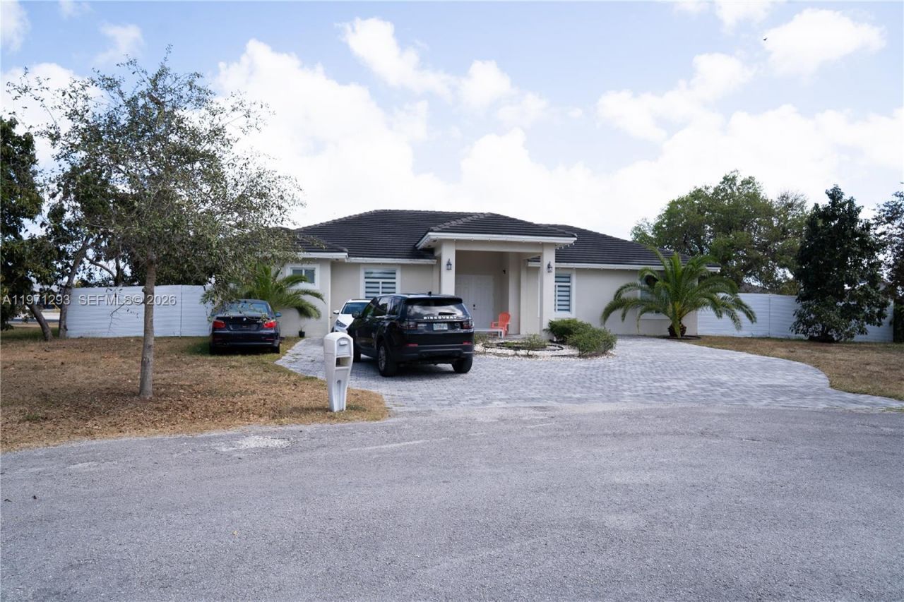 27561 SW 162nd Ct, Homestead, FL 33031 Photo