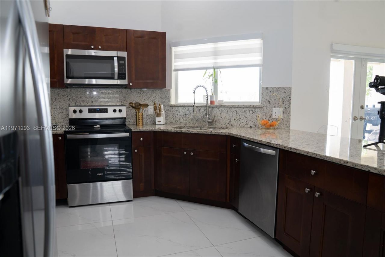 27561 SW 162nd Ct, Homestead, FL 33031 Photo