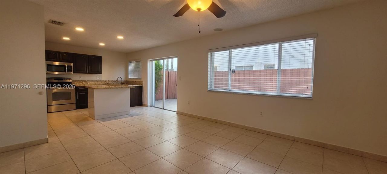 10863 NW 53 Ln, Doral, FL 33178 Photo