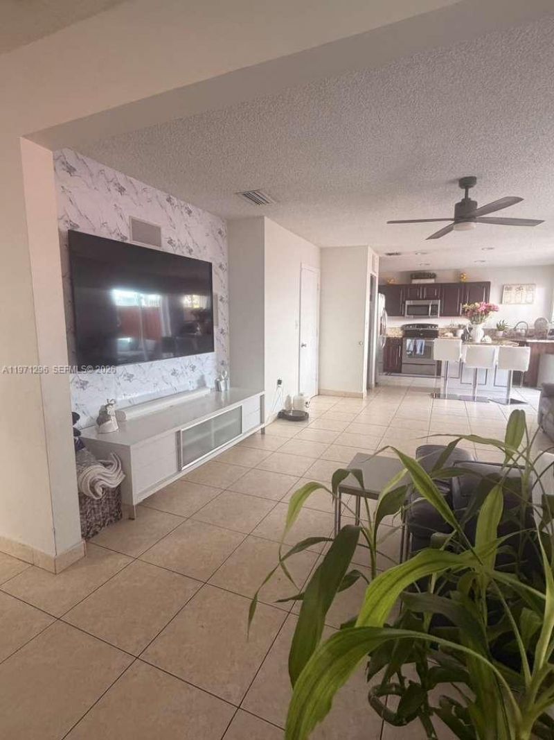 10863 NW 53 Ln, Doral, FL 33178 Photo