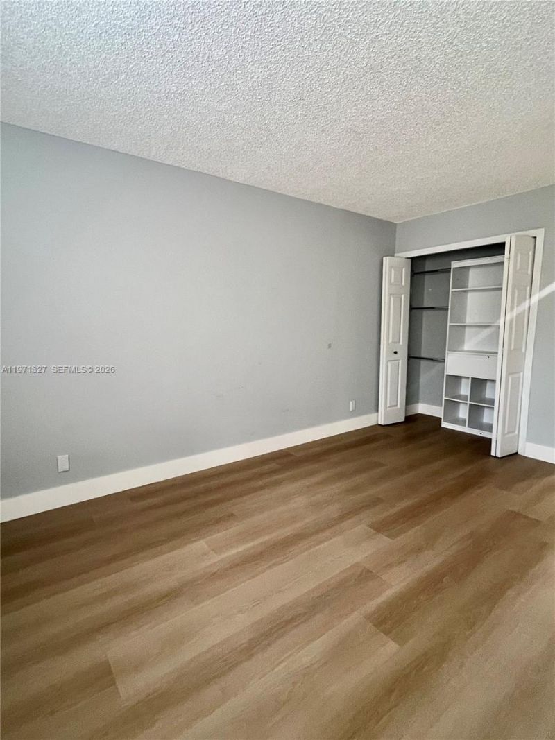 210 Lakeview Dr , Unit 306, Weston, FL 33326 Photo