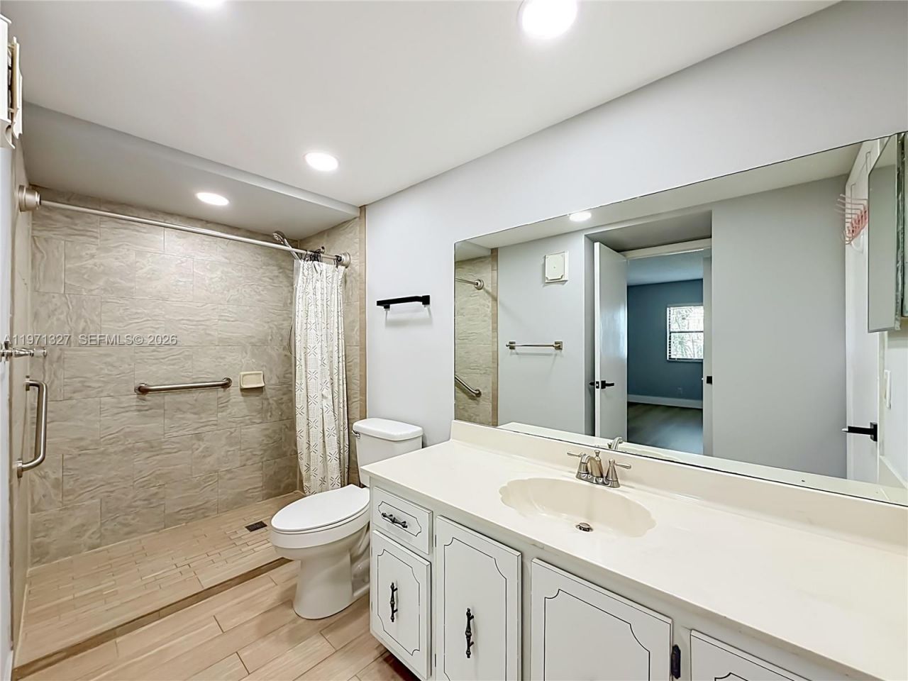 210 Lakeview Dr, Unit 306, Weston, FL 33326 Photo