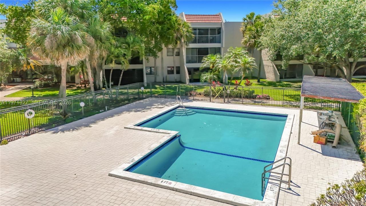 210 Lakeview Dr, Unit 306, Weston, FL 33326 Photo