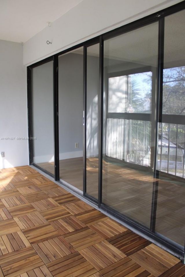 210 Lakeview Dr , Unit 306, Weston, FL 33326 Photo