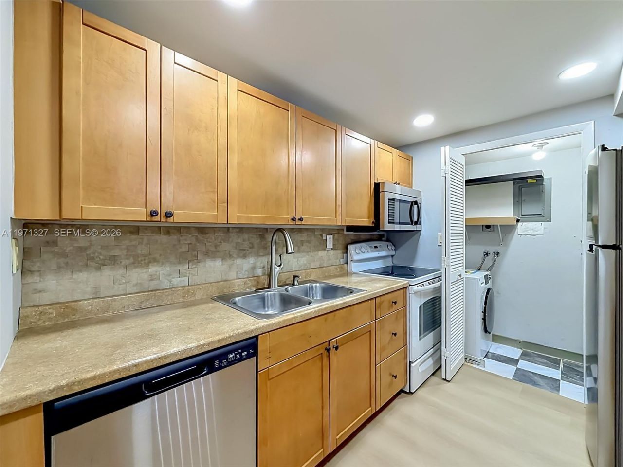 210 Lakeview Dr, Unit 306, Weston, FL 33326 Photo