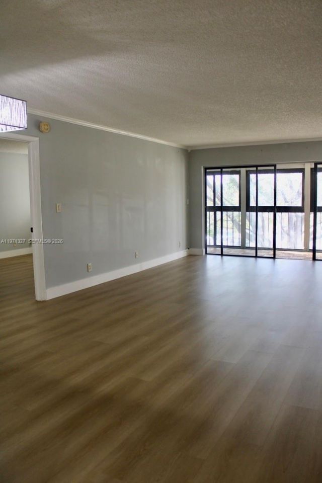 210 Lakeview Dr , Unit 306, Weston, FL 33326 Photo