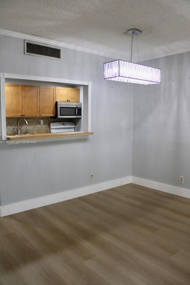 210 Lakeview Dr , Unit 306, Weston, FL 33326 Photo