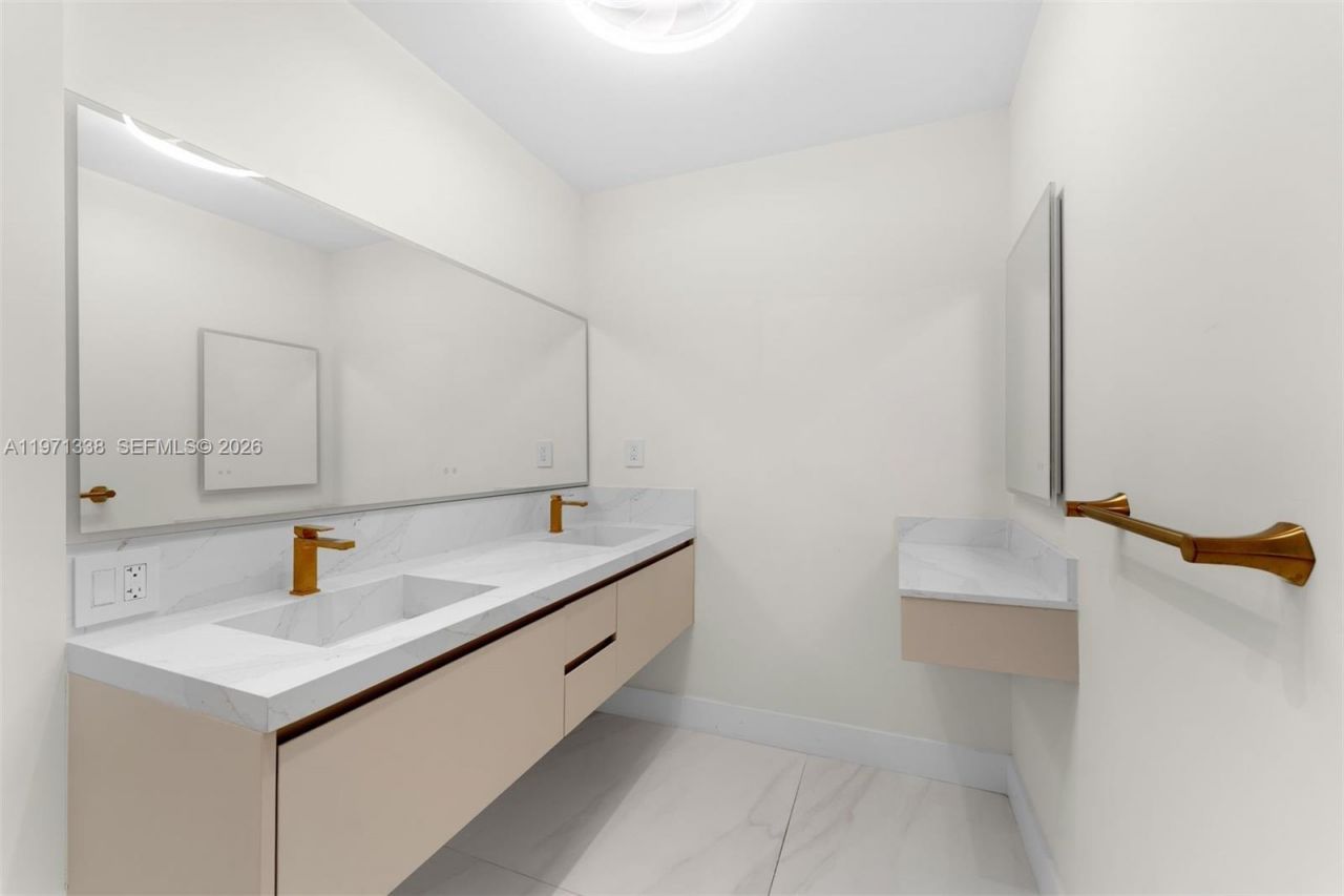 900 Biscayne Blvd, Unit 4202, Miami, FL 33132 Photo