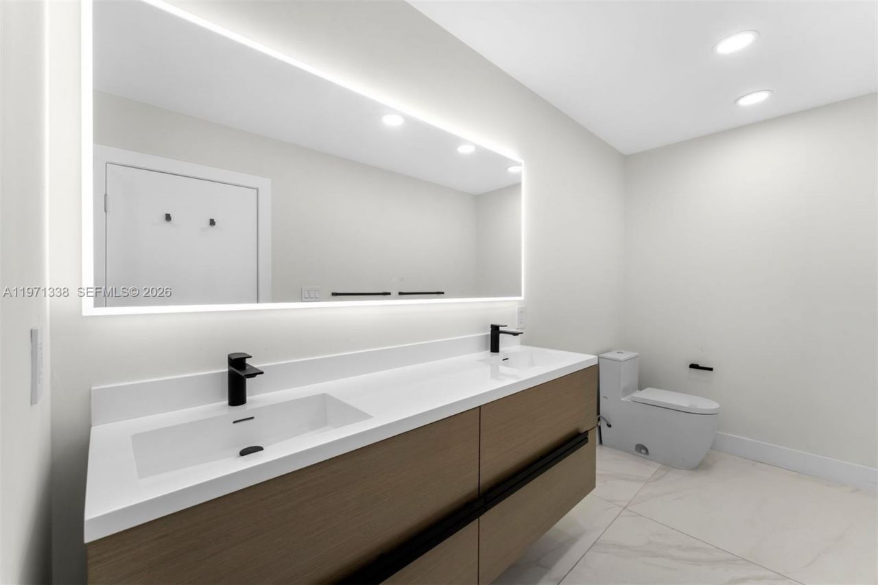 900 Biscayne Blvd, Unit 4202, Miami, FL 33132 Photo