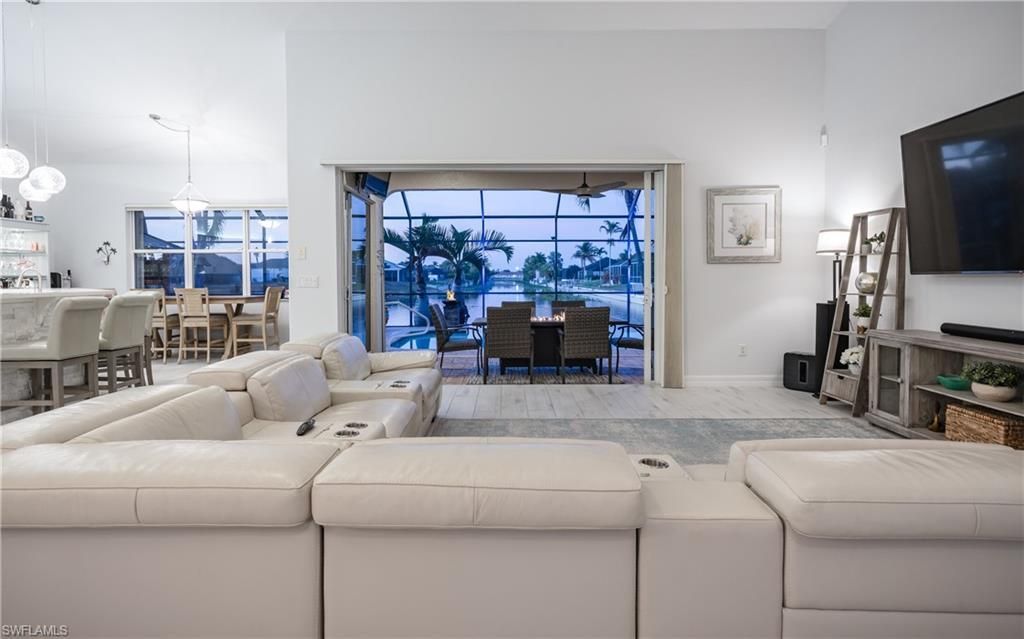 1505 SE 4th St, Cape Coral, FL 33990 Photo