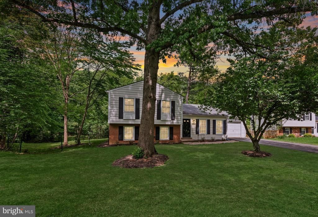 9518 Center Street, Vienna, VA 22181 Main Photo