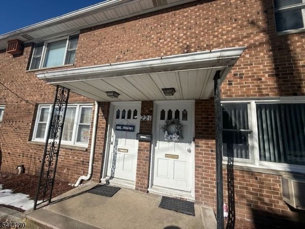 221 Orient Way, Lyndhurst, NJ 07071