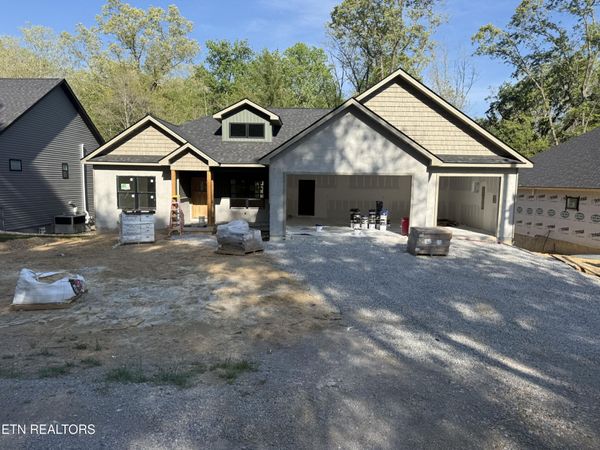 155 Natchez Circle, Crossville, TN 38558