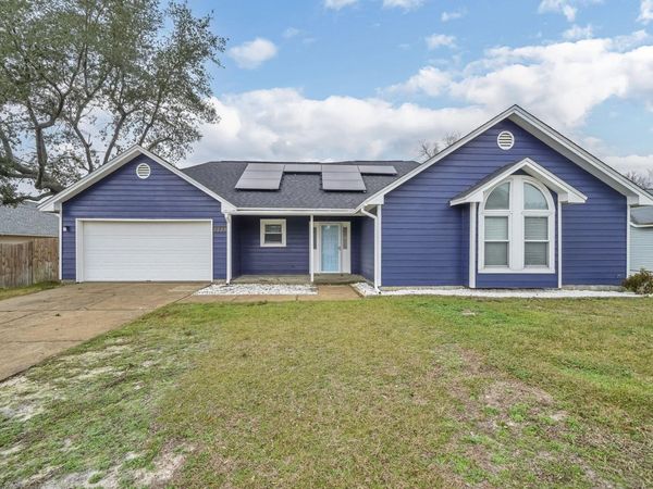 2225 Orion Lake Drive, Navarre, FL 32566