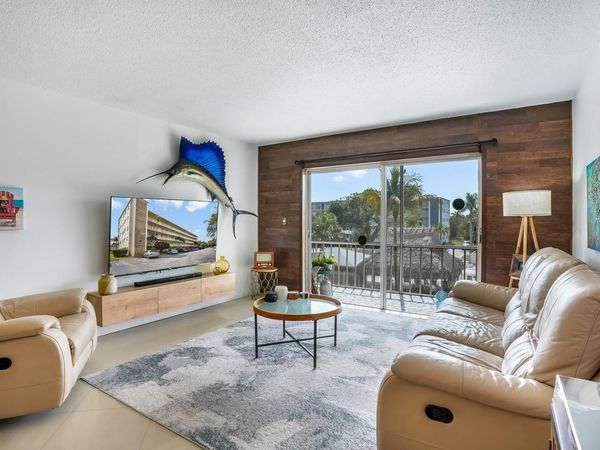 4700 Washington Street, Unit 301, Hollywood, FL 33021