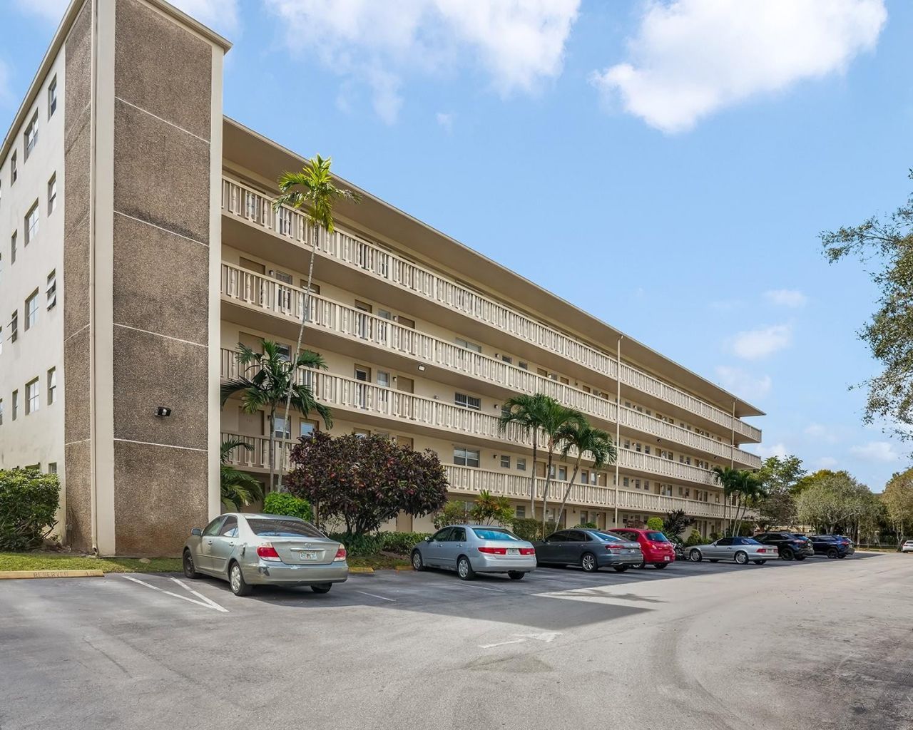 4700 Washington Street, Unit 301, Hollywood, FL 33021 Photo
