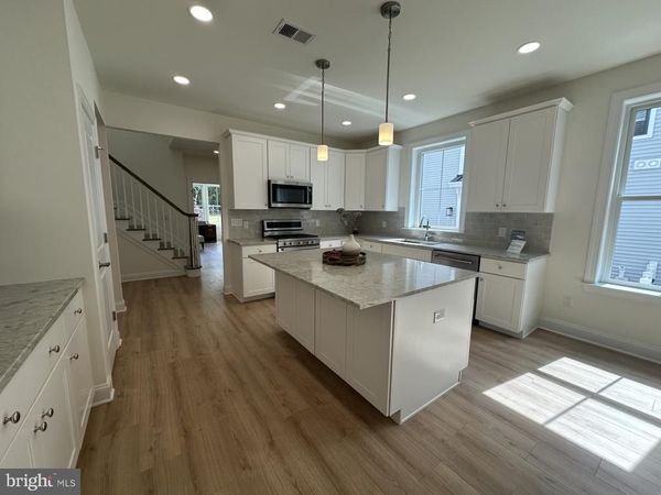 1 SPORTSMAN BOULEVARD, HAMILTON, NJ 08690