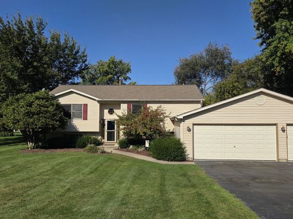 3611 Fawn, Wonder Lake, IL 60097